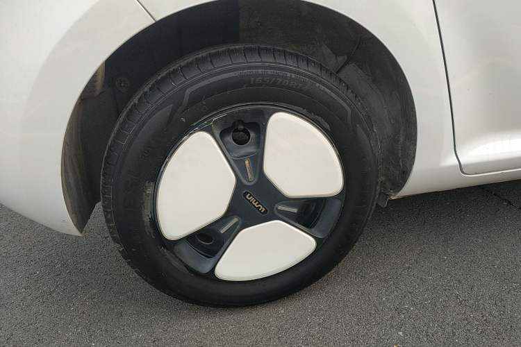 Used CHANGAN Lumin 2022 155 km – Refreshingly Sweet Edition Right Rear Wheel Hub