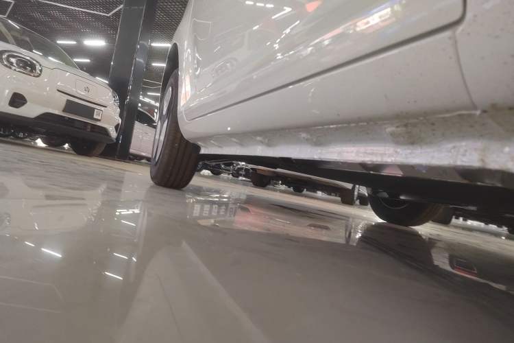 Used CHANGAN Lumin 2022 301km Honey-Sweet Version Right Side Sill