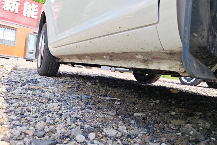 Used CHANGAN Lumin 2022 155 km – Refreshingly Sweet Edition Right Side Sill