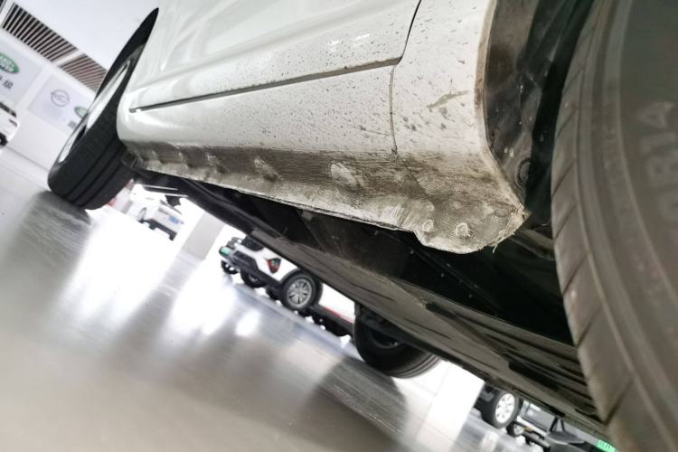 Used CHANGAN Lumin 2022 155 km – Refreshingly Sweet Edition Right Side Sill