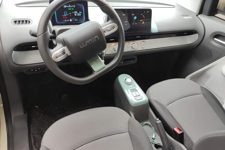 Used CHANGAN Lumin 2022 210km Sweet Edition Center Console