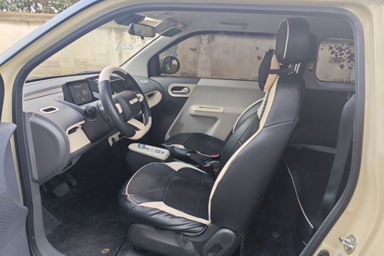 Used CHANGAN Lumin 2022 155 km – Refreshingly Sweet Edition Interior 2