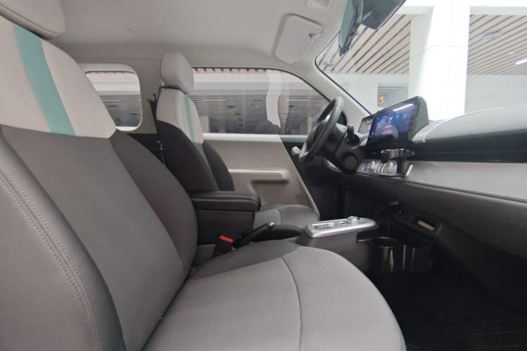Used CHANGAN Lumin 2022 210km Sweet Edition Interior 6