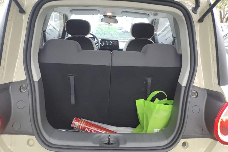 Used CHANGAN Lumin 2022 210km Sweet Edition Trunk