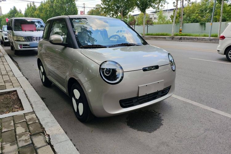 Used CHANGAN Lumin 2023 301km Honey Dew Edition Front Right 45 Deg