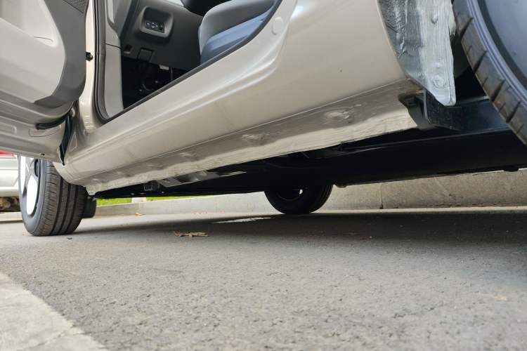 Used CHANGAN Lumin 2023 301km Honey Dew Edition Left Side Sill