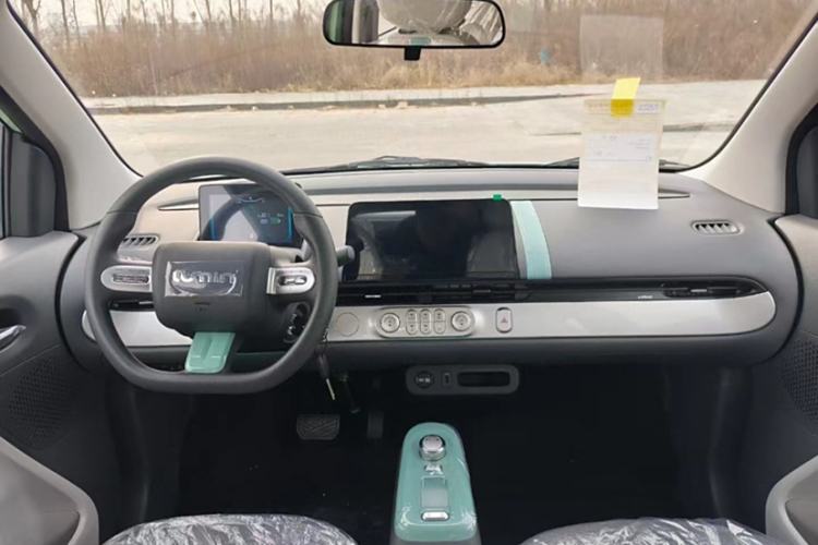 Used CHANGAN Lumin 2023 301km Honey Dew Edition Interior 1