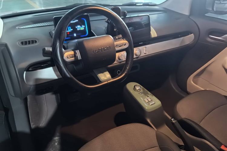Used CHANGAN Lumin 2023 301km Honey Dew Edition Interior 1