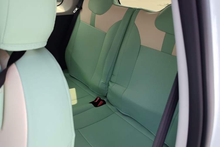 Used CHANGAN Lumin 2023 301km Honey Dew Edition Interior 2