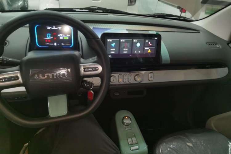 Used CHANGAN Lumin 2023 301km Honey Dew Edition Interior 2