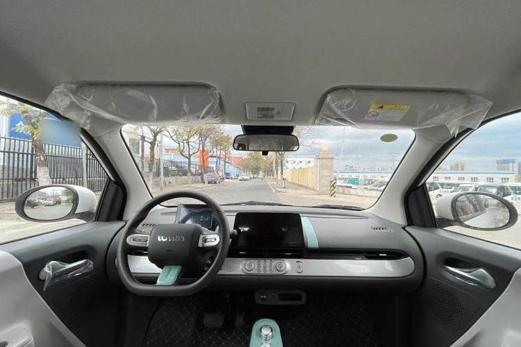 Used CHANGAN Lumin 2023 301km Honey Dew Edition Interior 3