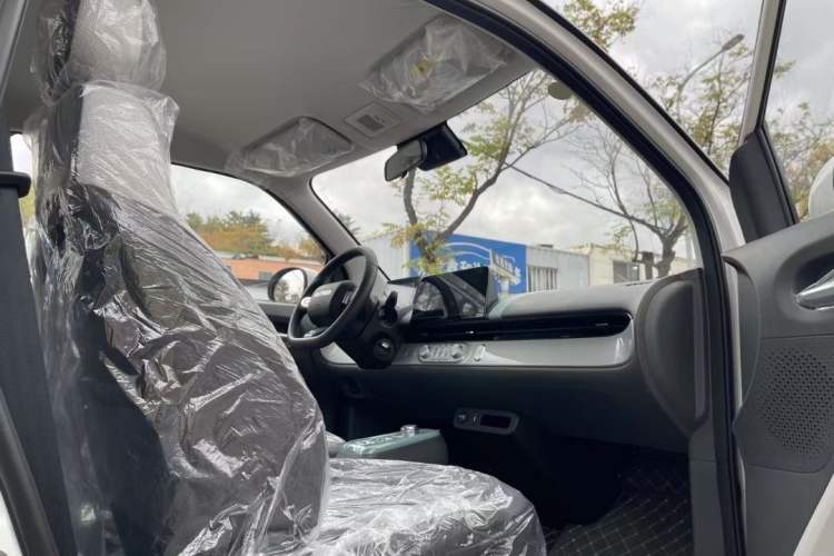 Used CHANGAN Lumin 2023 301km Honey Dew Edition Interior 5
