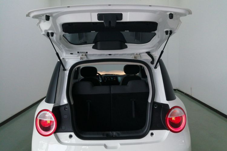Used CHANGAN Lumin 2023 301km Honey Dew Edition Interior 6