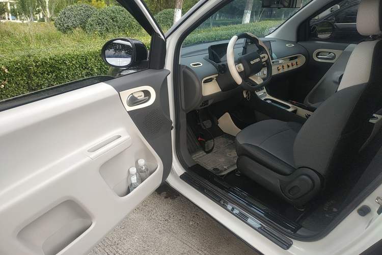 Used CHANGAN Lumin 2024 130km Qingyue Version Interior 3