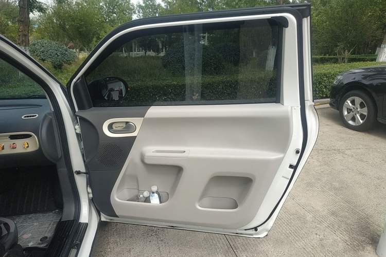 Used CHANGAN Lumin 2024 130km Qingyue Version Interior 6