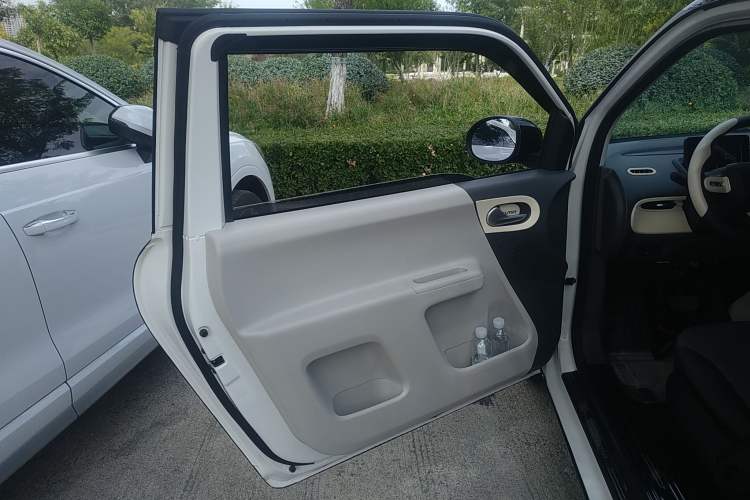 Used CHANGAN Lumin 2024 130km Qingyue Version Interior 8
