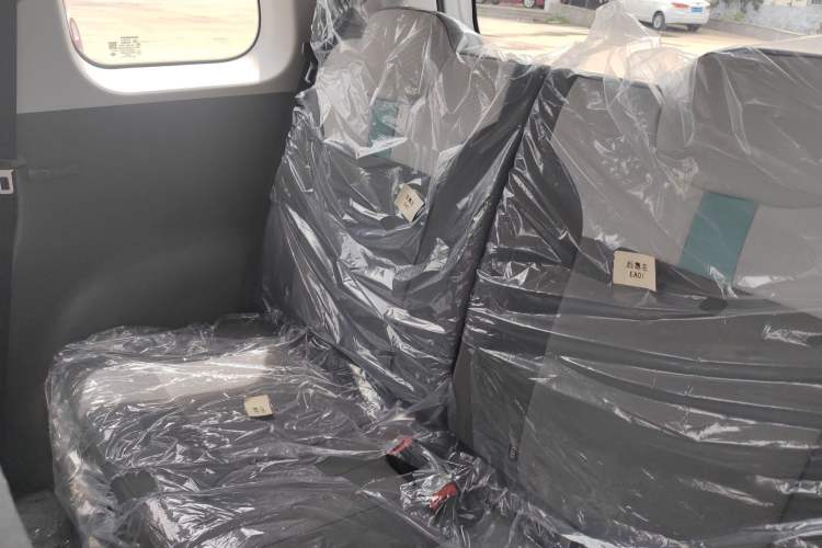 Used CHANGAN Lumin 2024 130km Qingyue Version Interior 1