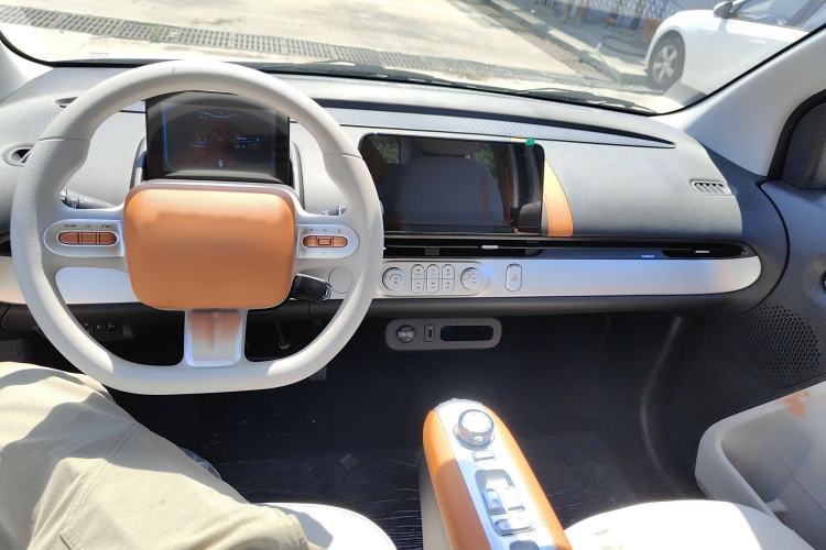 Used CHANGAN Lumin 2024 205km Orange Wind Edition Interior 3