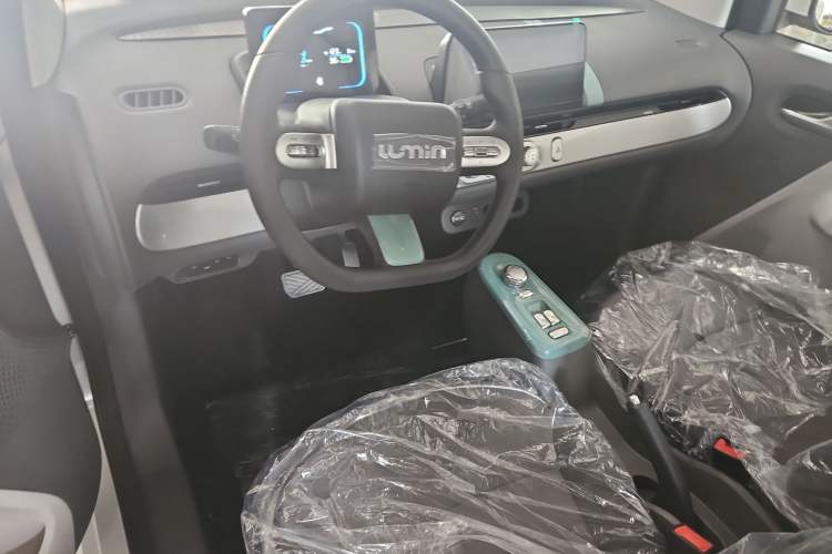 Used CHANGAN Lumin 2024 130km Qingyue Version Interior 3