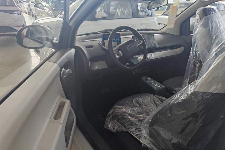 Used CHANGAN Lumin 2024 130km Qingyue Version Interior 3