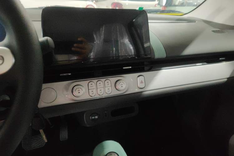 Used CHANGAN Lumin 2024 130km Qingyue Version Interior 3