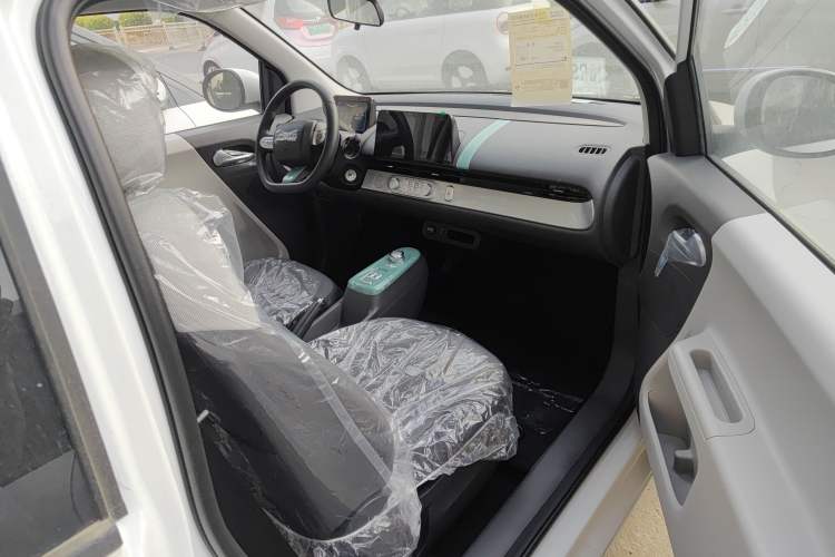 Used CHANGAN Lumin 2024 130km Qingyue Version Interior 4