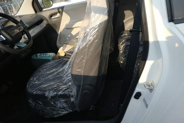 Used CHANGAN Lumin 2024 130km Qingyue Version Interior 4