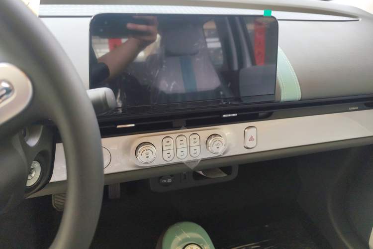 Used CHANGAN Lumin 2024 130km Qingyue Version Interior 4