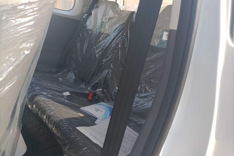 Used CHANGAN Lumin 2024 130km Qingyue Version Interior 4