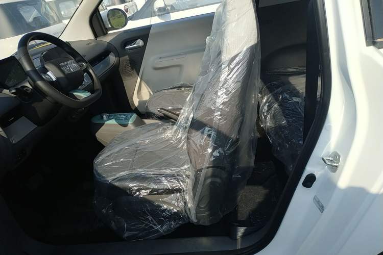 Used CHANGAN Lumin 2024 130km Qingyue Version Interior 4