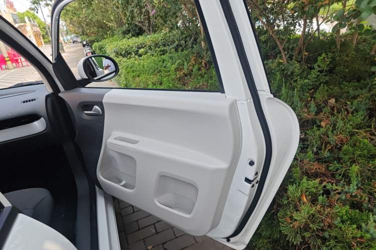 Used CHANGAN Lumin 2024 130km Qingyue Version Interior 5