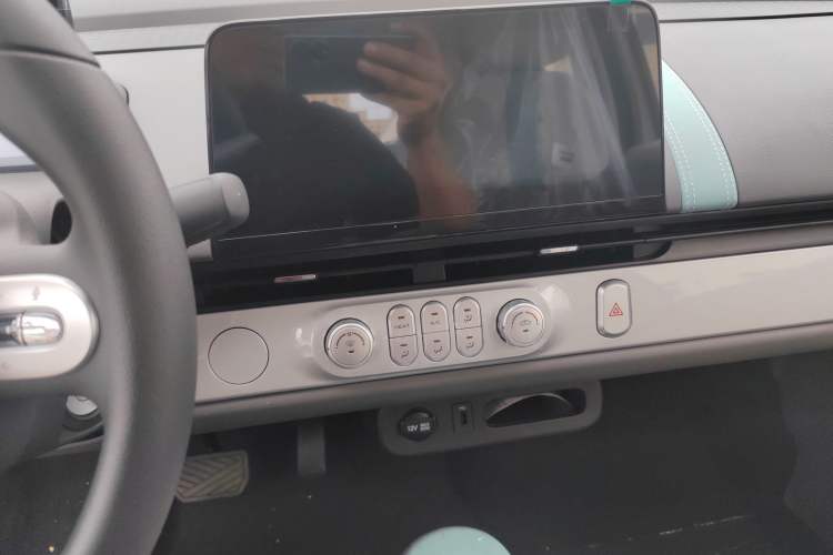 Used CHANGAN Lumin 2024 130km Qingyue Version Interior 5