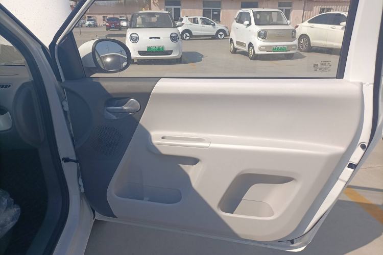 Used CHANGAN Lumin 2024 130km Qingyue Version Interior 6