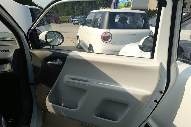 Used CHANGAN Lumin 2024 130km Qingyue Version Interior 6