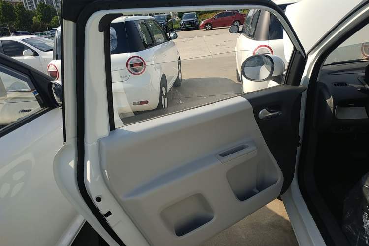 Used CHANGAN Lumin 2024 130km Qingyue Version Interior 7