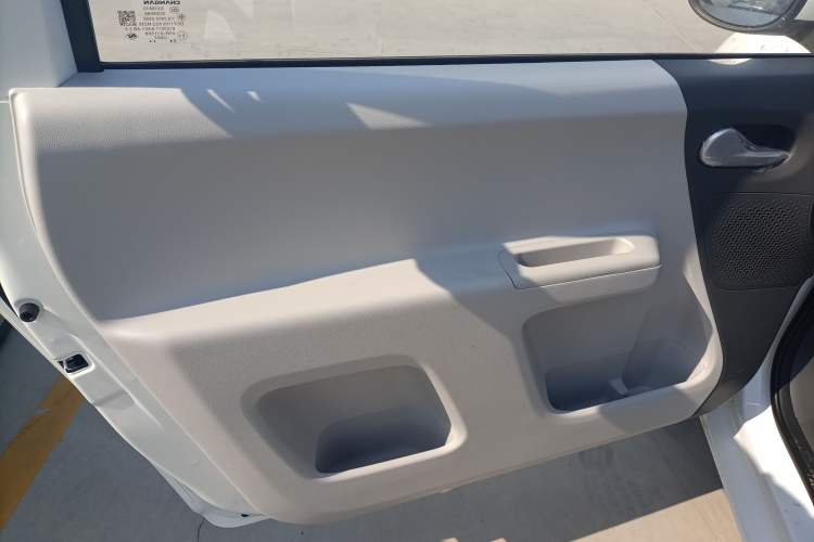 Used CHANGAN Lumin 2024 130km Qingyue Version Interior 8