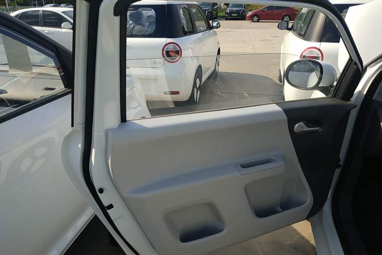 Used CHANGAN Lumin 2024 130km Qingyue Version Interior 8