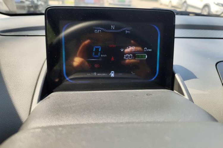 Used CHANGAN Lumin 2024 130km Qingyue Version Odometer Close Up