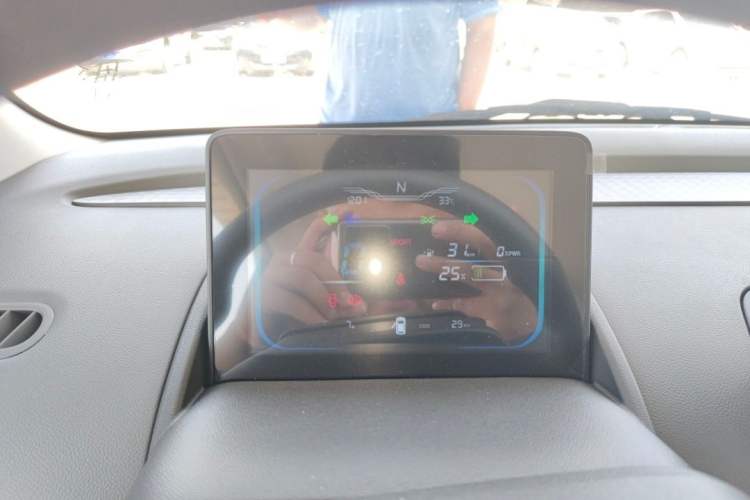 Used CHANGAN Lumin 2024 130km Qingyue Version Odometer Close Up
