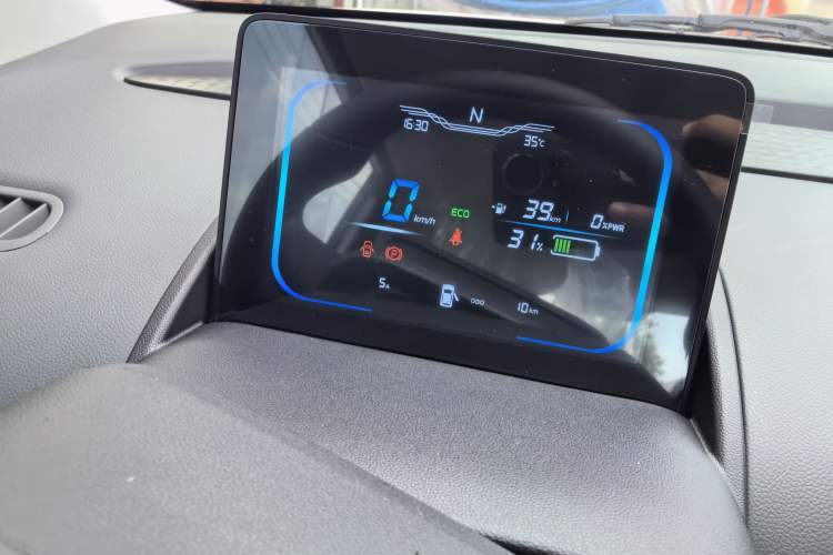 Used CHANGAN Lumin 2024 130km Qingyue Version Odometer Close Up