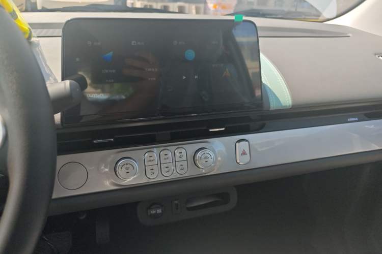 Used CHANGAN Lumin 2025 205 km Xiangqin Version Audio And AC Panel