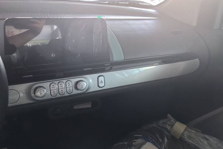 Used CHANGAN Lumin 2025 205 km Xiangqin Version Audio And AC Panel