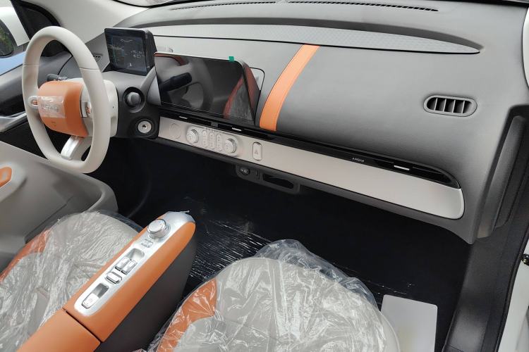 Used CHANGAN Lumin 2025 301km Honey Dew Edition Interior 2