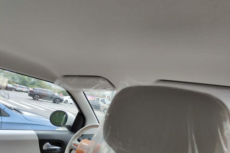 Used CHANGAN Lumin 2025 301km Honey Dew Edition Interior 3