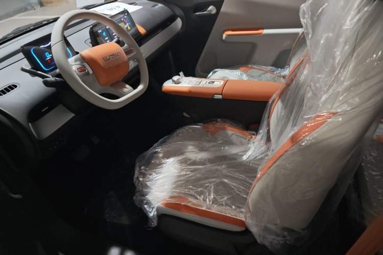 Used CHANGAN Lumin 2025 301km Honey Dew Edition Left Front Seat