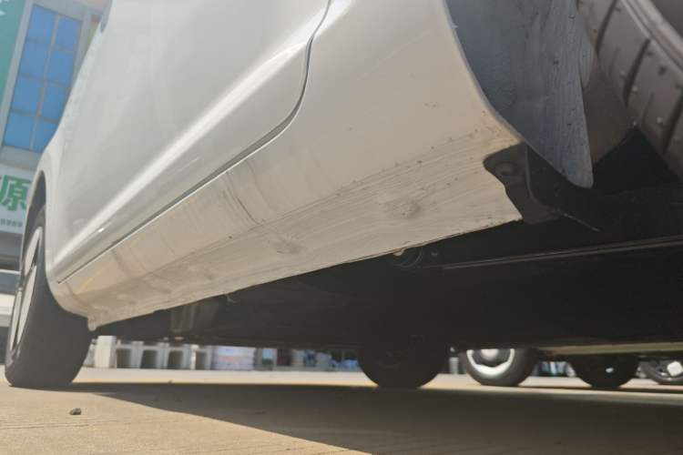 Used CHANGAN Lumin 2025 205 km Xiangqin Version Left Side Sill
