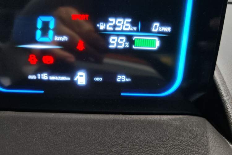 Used CHANGAN Lumin 2025 301km Honey Dew Edition Odometer Close Up