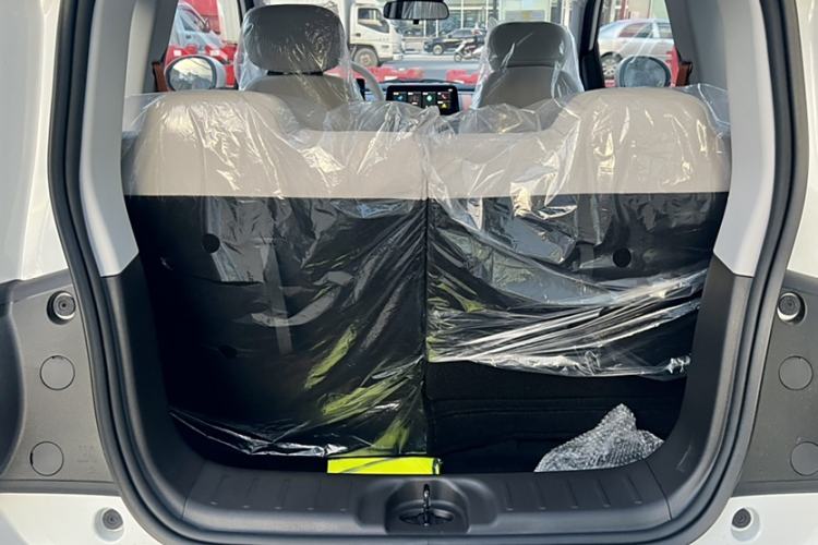 Used CHANGAN Lumin 2025 301km Honey Dew Edition Right Front Seat