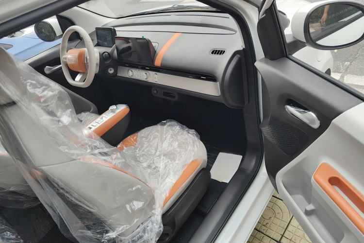 Used CHANGAN Lumin 2025 301km Honey Dew Edition Right Front Seat