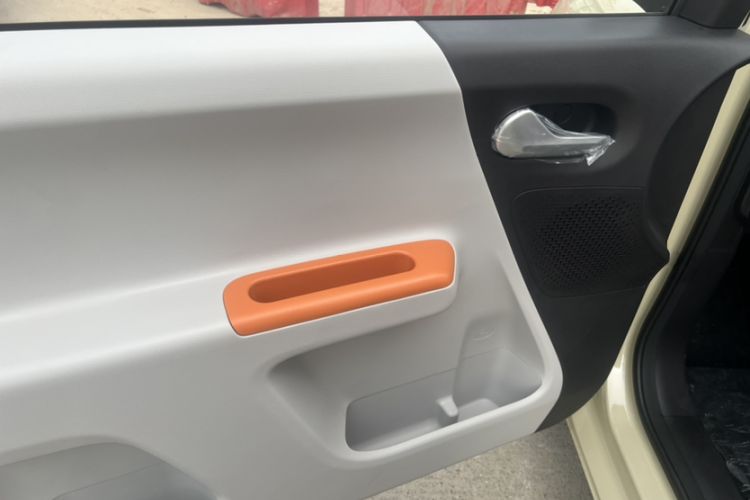 Used CHANGAN Lumin 2025 301km Honey Dew Edition Interior 8